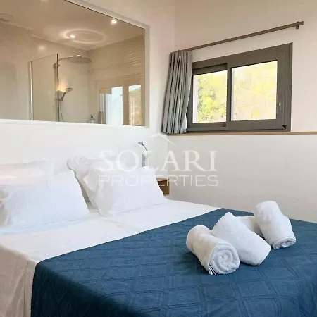 Modern Close To Beaches And Village Willa